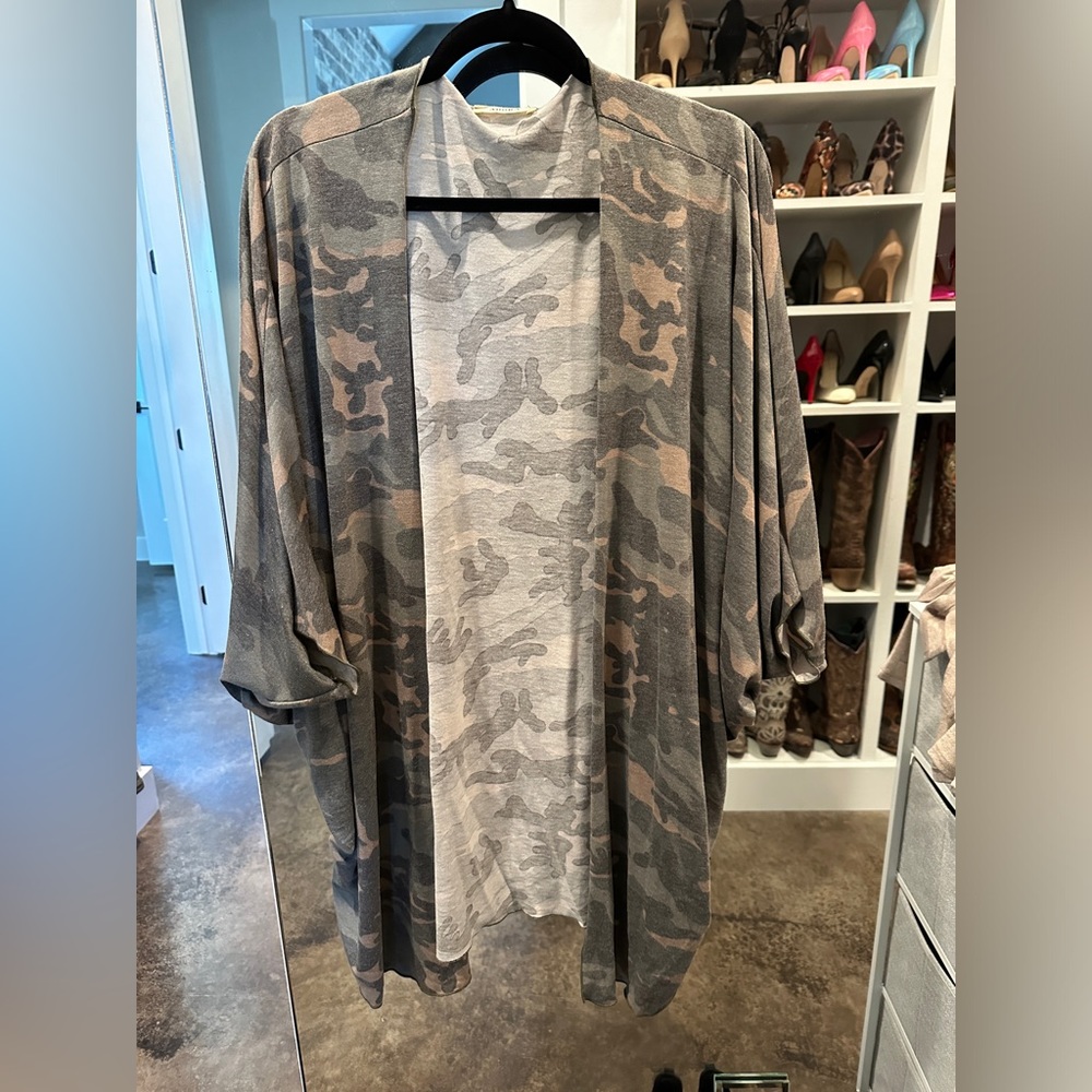 Women’s camo kimono